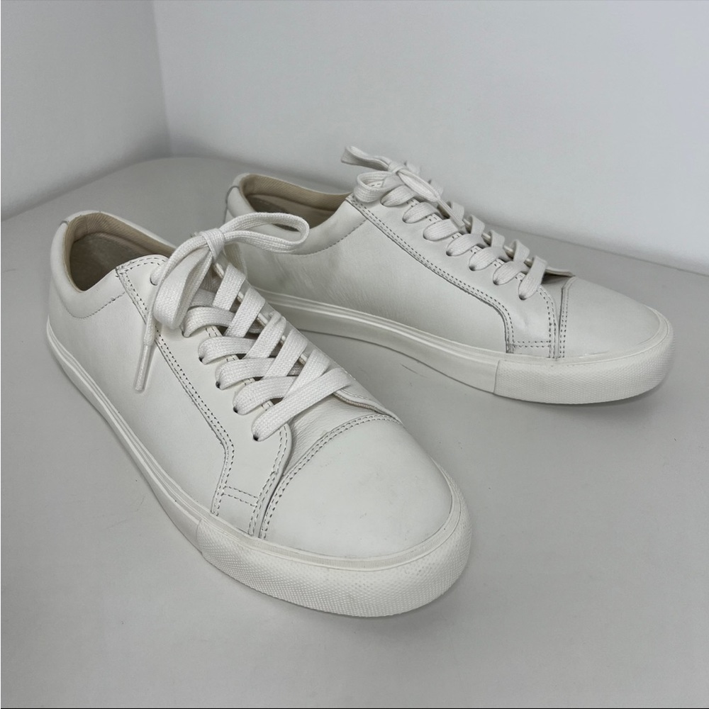 Pointer Seekers Size 8 White Sneakers